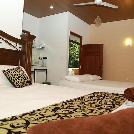 Happy Spring Guest Bed & Breakfast Mirissa Exterior photo
