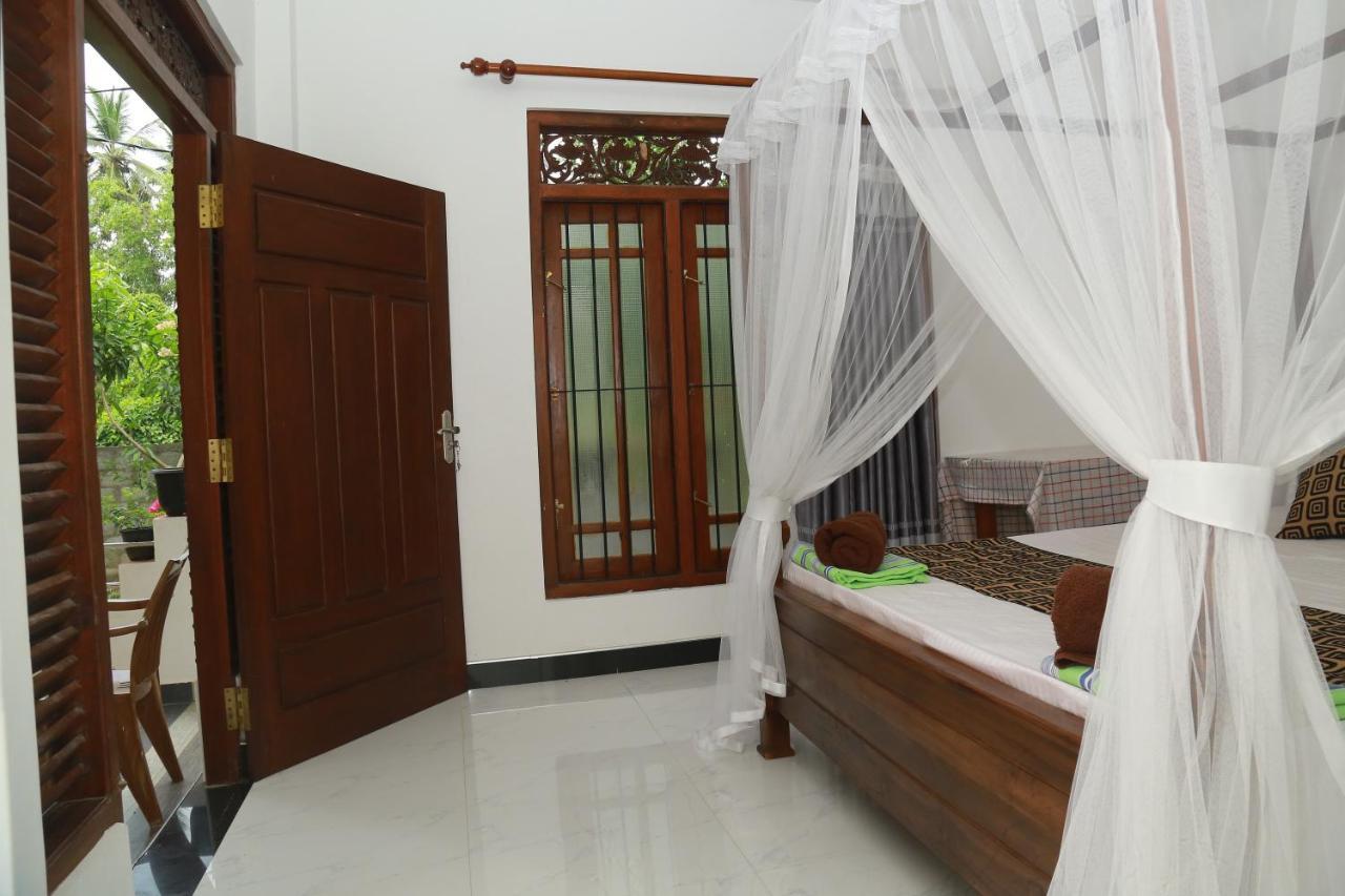 Happy Spring Guest Bed & Breakfast Mirissa Exterior photo