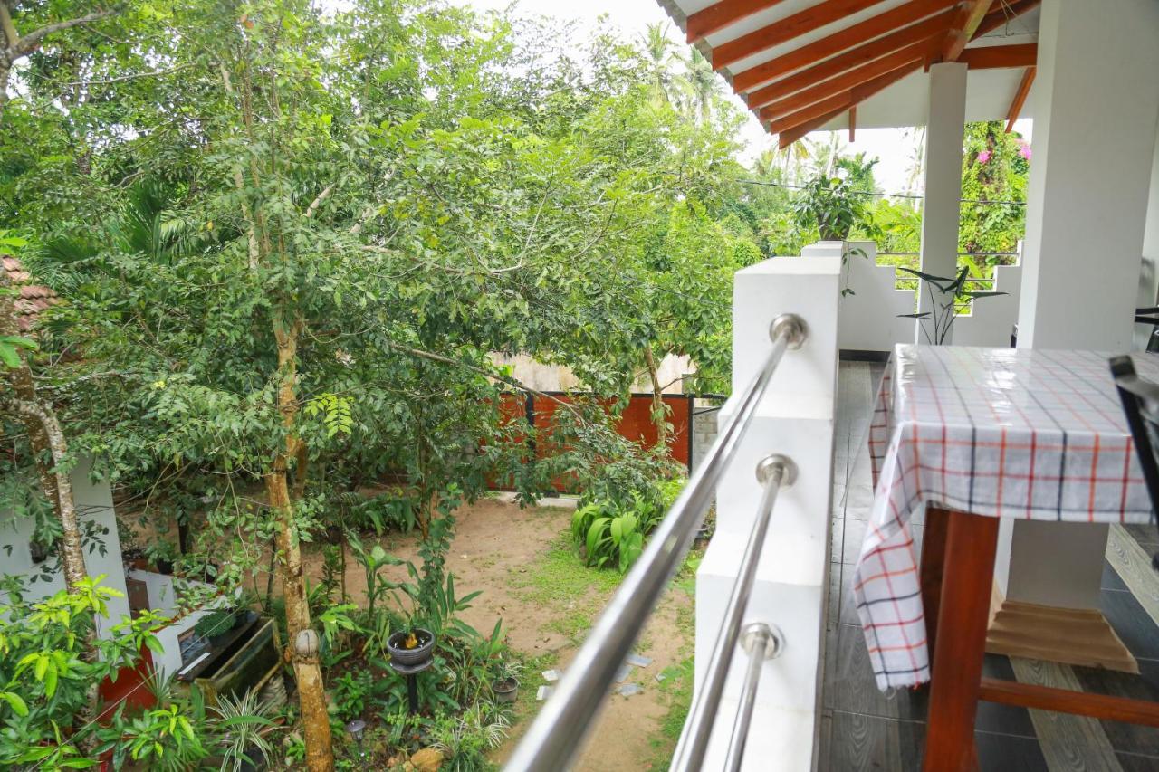 Happy Spring Guest Bed & Breakfast Mirissa Exterior photo