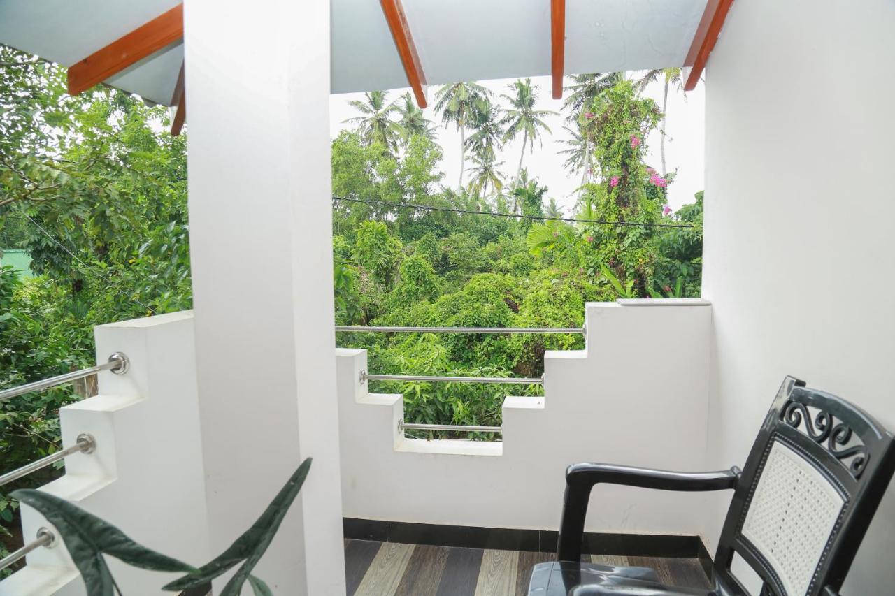 Happy Spring Guest Bed & Breakfast Mirissa Exterior photo