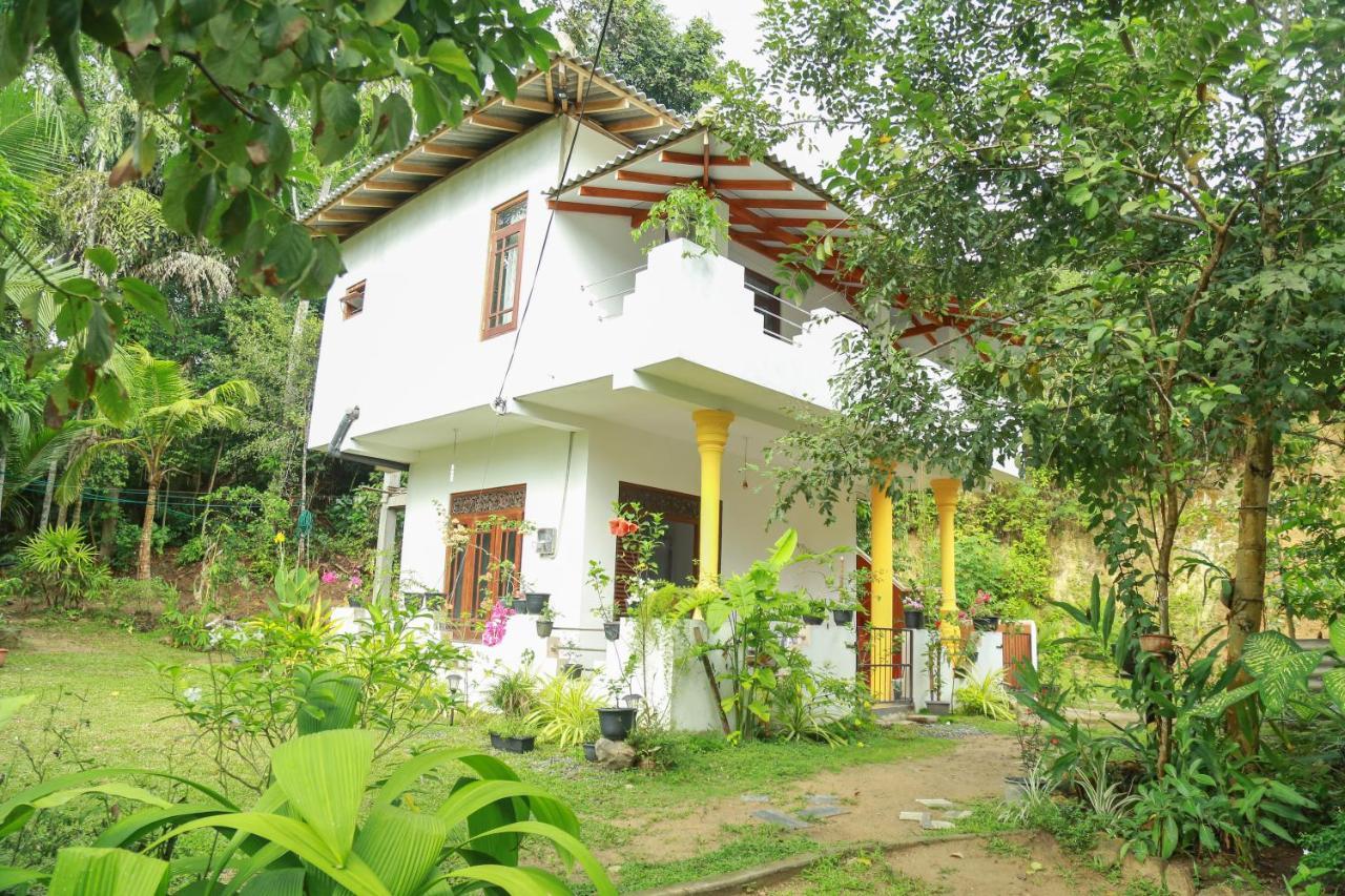 Happy Spring Guest Bed & Breakfast Mirissa Exterior photo