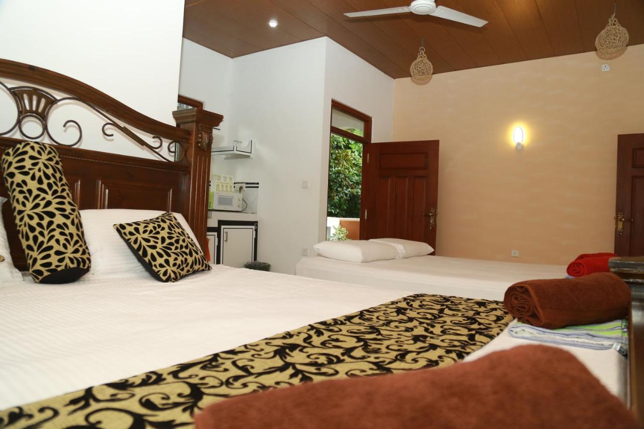 Happy Spring Guest Bed & Breakfast Mirissa Exterior photo
